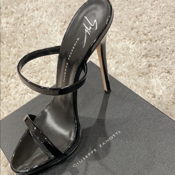 Black Giuseppe Zanotti Darsey Strappy Sandals. - Picture 6 of 6
